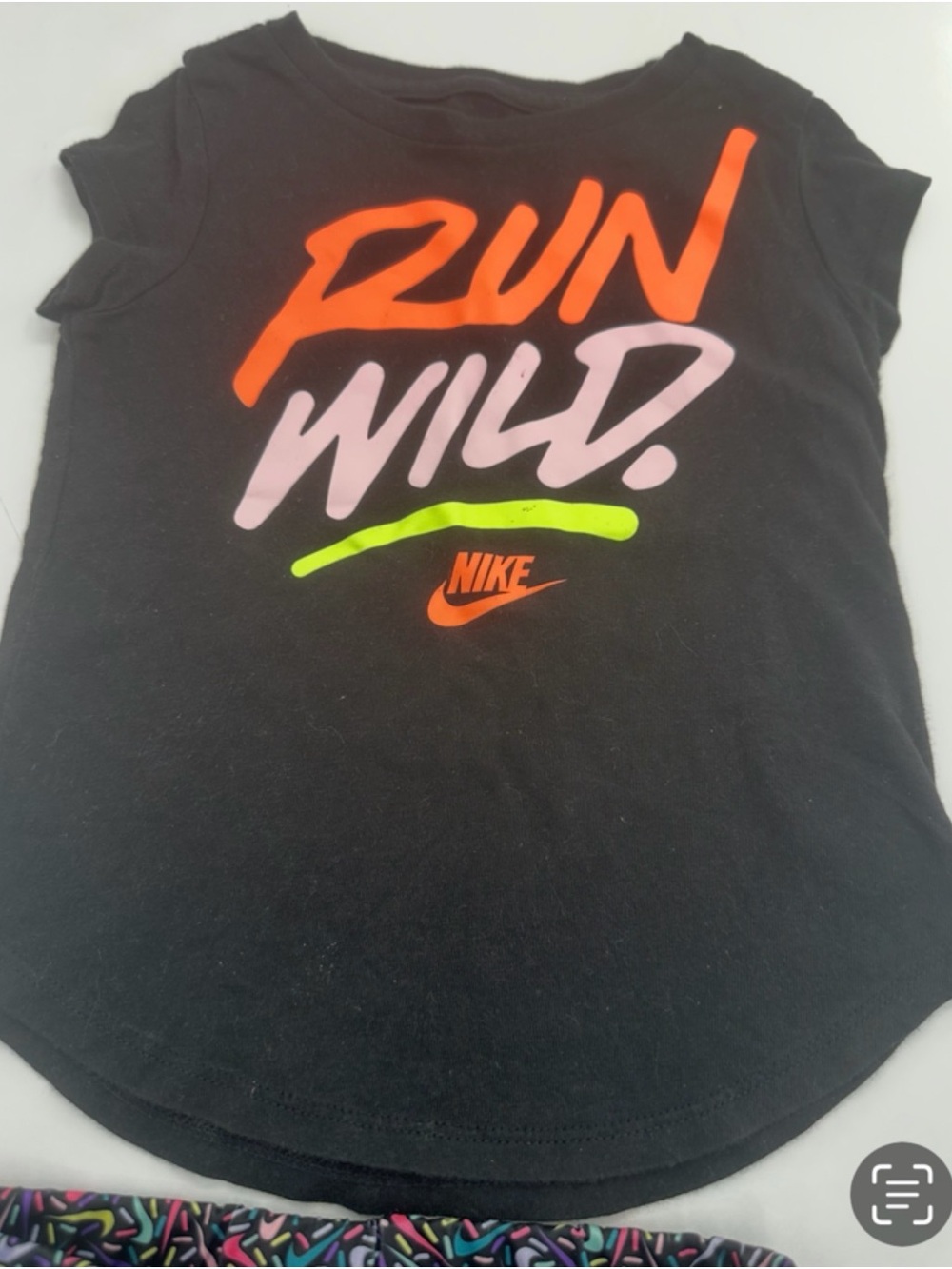 Nike Toddler Girls 2-Piece Outfit Set Run Wild Tee & Dri-FIT Bike Shorts 24M - Picture 2 of 7